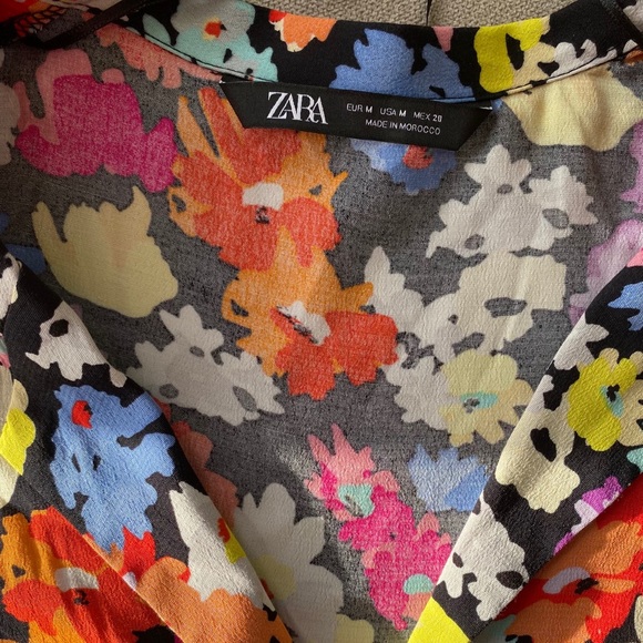 Zara Lapel Collar Floral Print Pattern Top NWOT - Picture 10 of 11